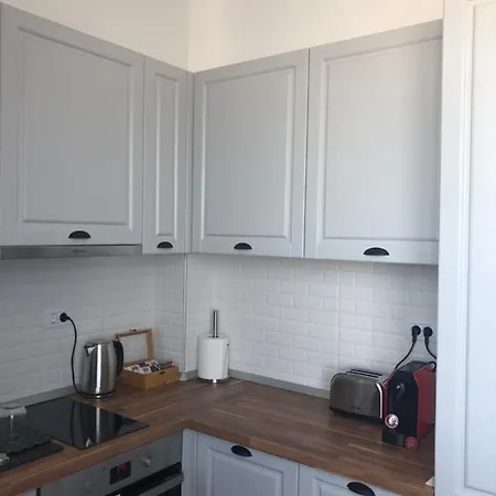 Patrick's Cozy Lägenhet Constanţa